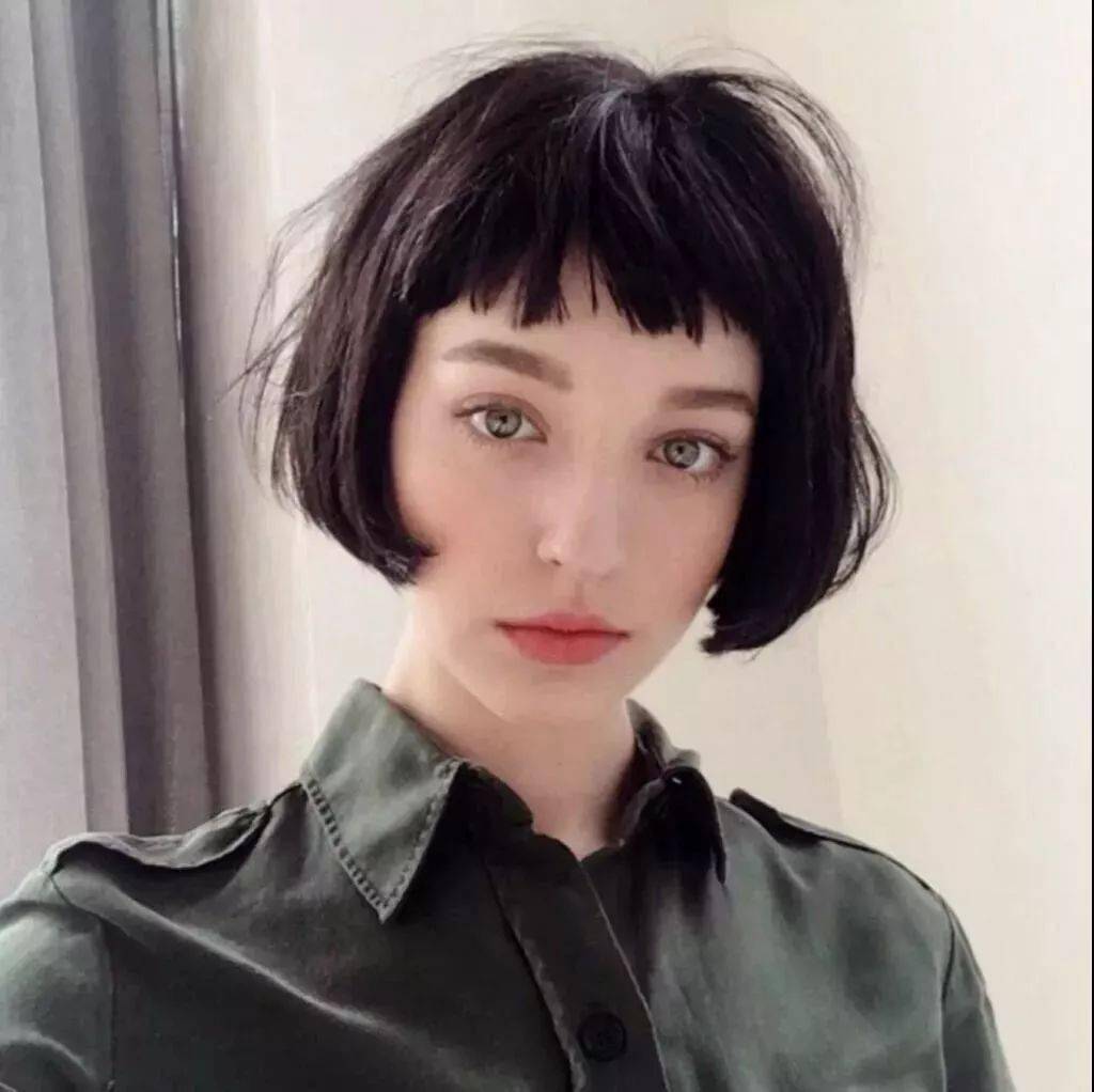 6686体育首席作者姿态美