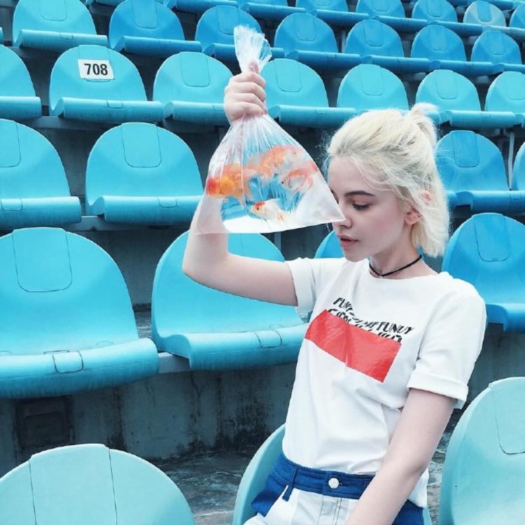 6686体育铜牌作者Isabelle