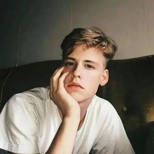 6686体育钻石作者Sebastian