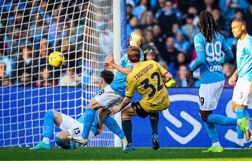 เนเปิลส์ พบ เจนัว