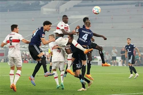 ฮัมบูร์ก เอสวี vs สตุ๊ตการ์ท