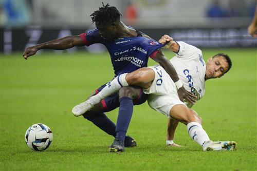 เลนส์ vs มาร์กเซย