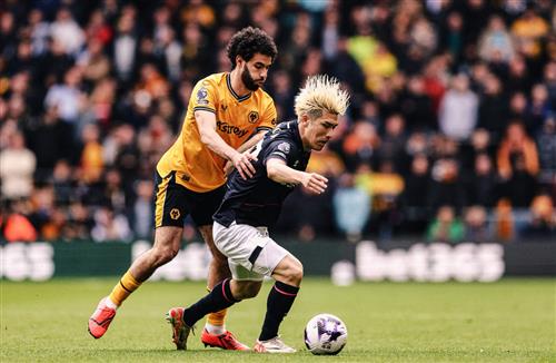 วูล์ฟส์ vs ลูตัน ทาวน์