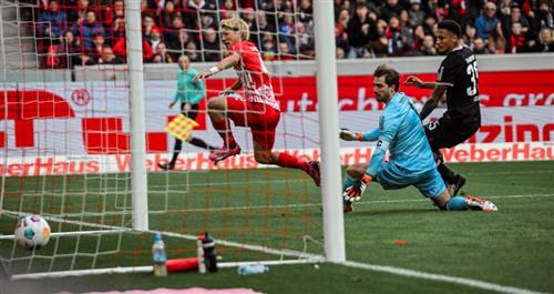 ไฟร์บวร์ก vs ไอน์ทรัค แฟร้งค์เฟิร์ต