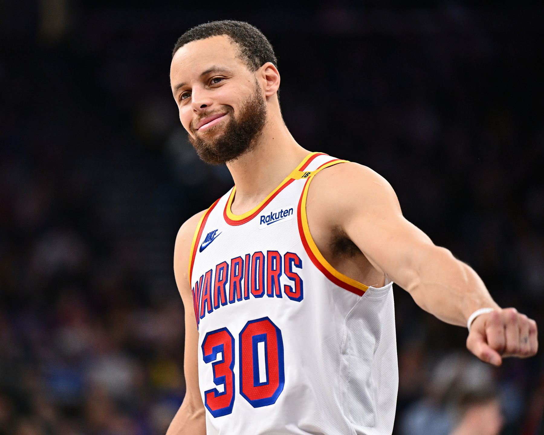 Curry ยิงสามพอยน์เตอร์ได้ 9+ ลูกในเกมเดียวเป็นครั้งที่ 47 ในอาชีพของเขา เป็นผู้นำสถิติหน้าผา