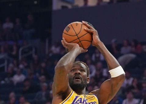 ศึกครั้งนี้ปราบบุนยามะ ยามะ! Ayton ทำคะแนน 22 คะแนนจากการยิง 9 จาก 13 ครั้งและคว้า 10 รีบาวน์