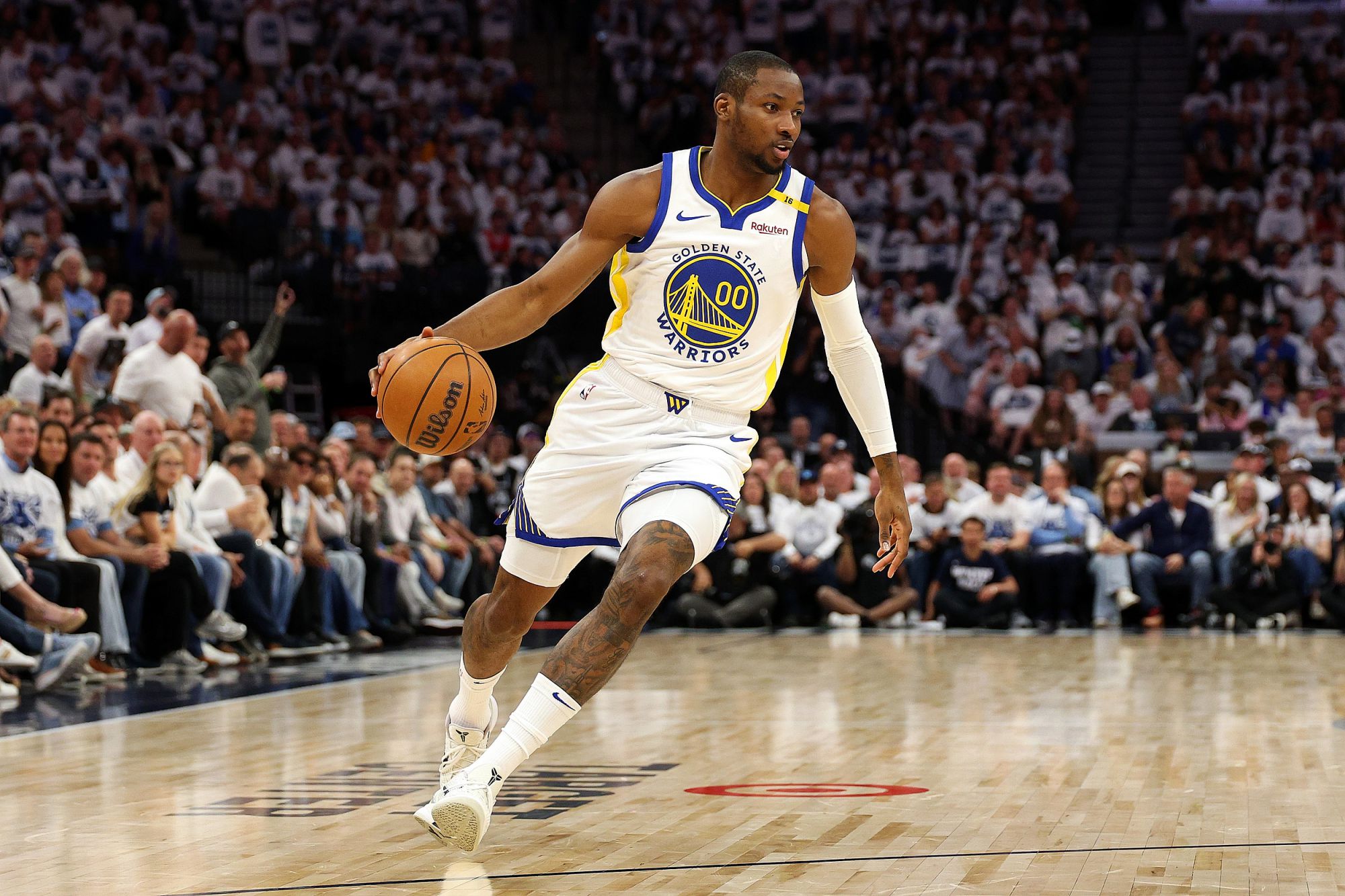 ห้าตัวจริงของ Warriors รวมกันเป็น 45 แต้ม สร้างสถิติใหม่สำหรับแต้มรวมต่ำสุดอันดับสามในเกมเดียวโดยผู้เริ่มต้นในฤดูกาลนี้