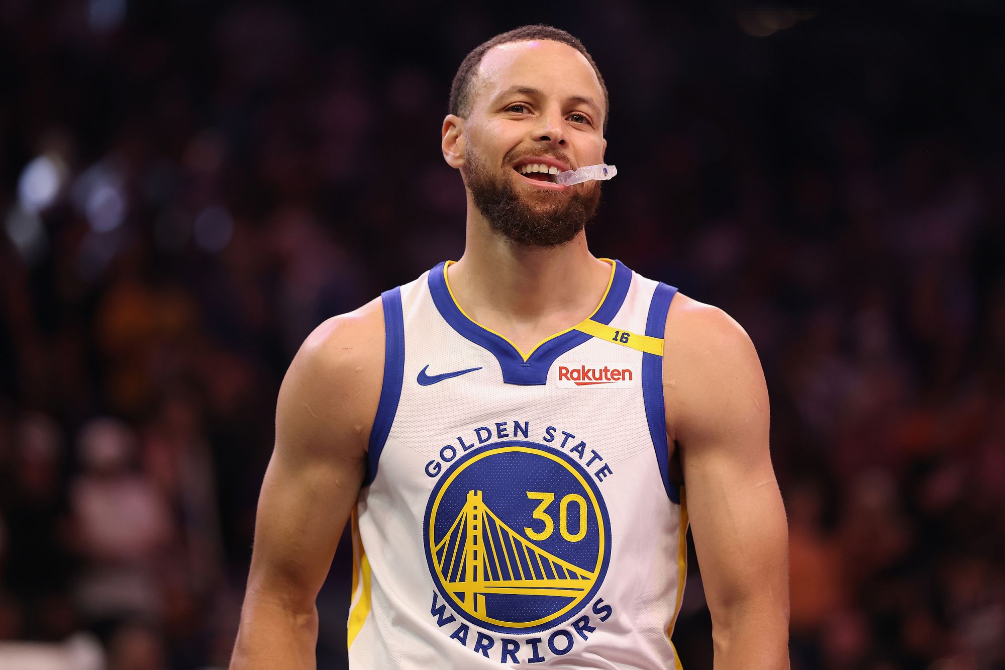 Curry พูดถึงการสวมรองเท้าบาสเก็ตบอลรุ่นที่ 6 ของ Kobe Bryant: เพื่อเป็นการยกย่อง Kobe การเคลื่อนไหวครั้งนี้ทำให้ฉันมีพลัง