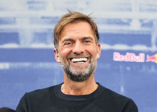 คล็อปป์กลับมาสู่วงการฟุตบอลอีกครั้งในฐานะผู้บรรยาย และจะร่วมมือกับมุลเลอร์ในการบรรยายฟุตบอลโลก